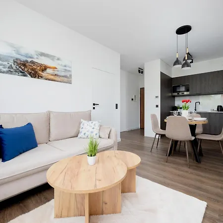 Ludwiki Z Parkingiem By Renters Varşova