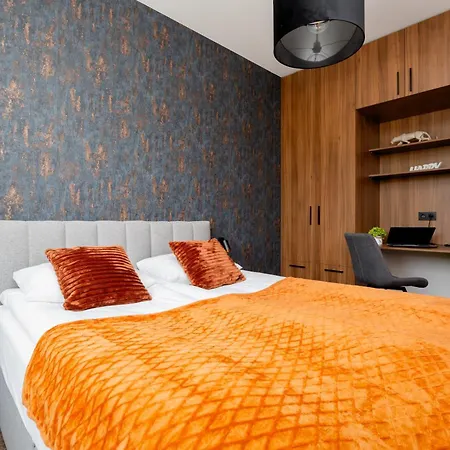 Ludwiki Z Parkingiem By Renters Apartamento