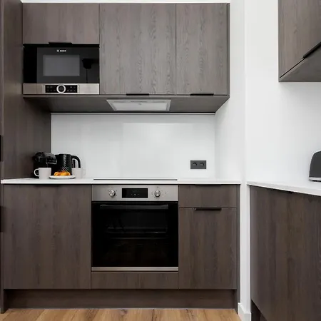 Ludwiki Z Parkingiem By Renters * Varşova