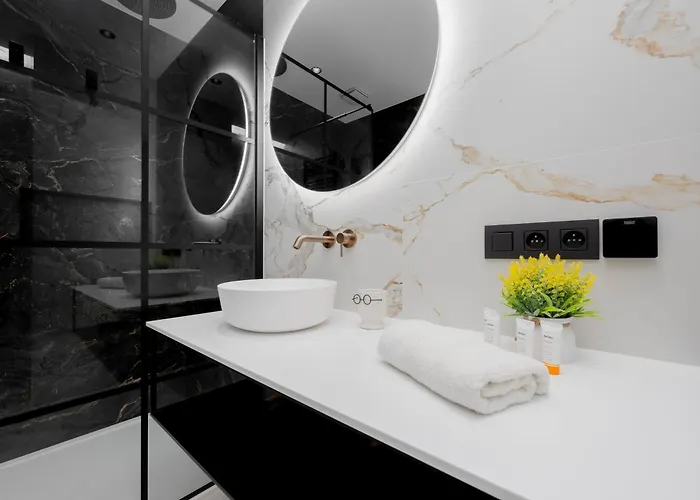 Ludwiki Z Parkingiem By Renters Warszawa