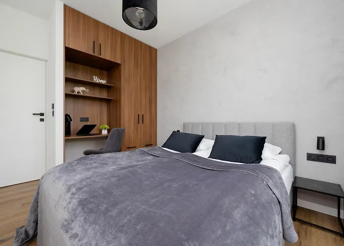 Ludwiki Z Parkingiem By Renters Warszawa