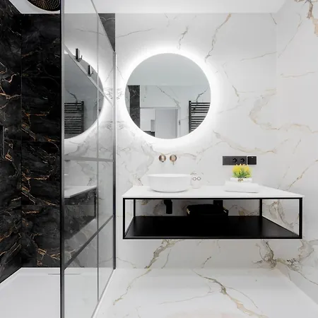 Ludwiki Z Parkingiem By Renters