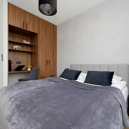 Ludwiki Z Parkingiem By Renters 华沙